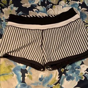 Lululemon Groovy Run Short